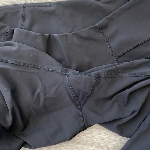 Black groove pant III (regular) full on lulon Lululemon yoga pants - Picture 3 of 6
